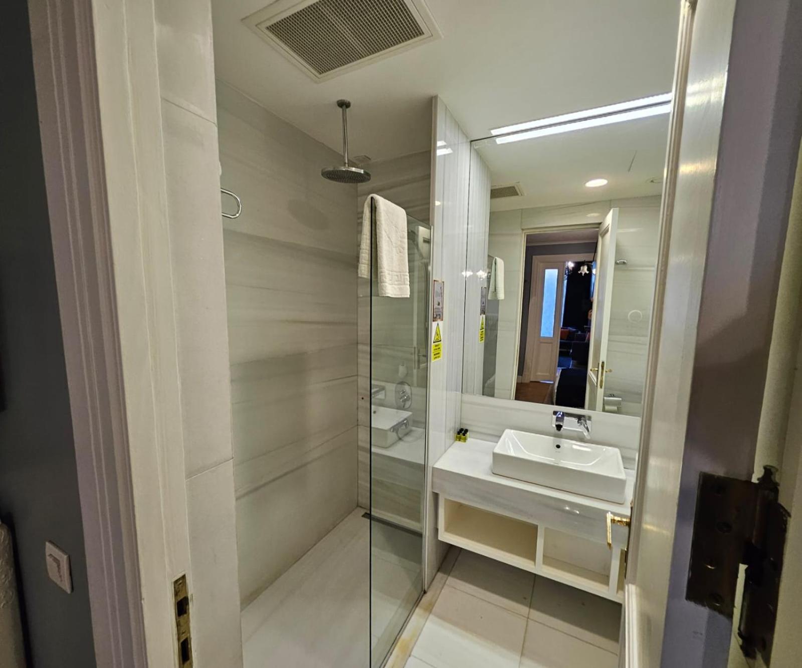 Lina Hotel Taksim Pera Istanbul Exterior photo