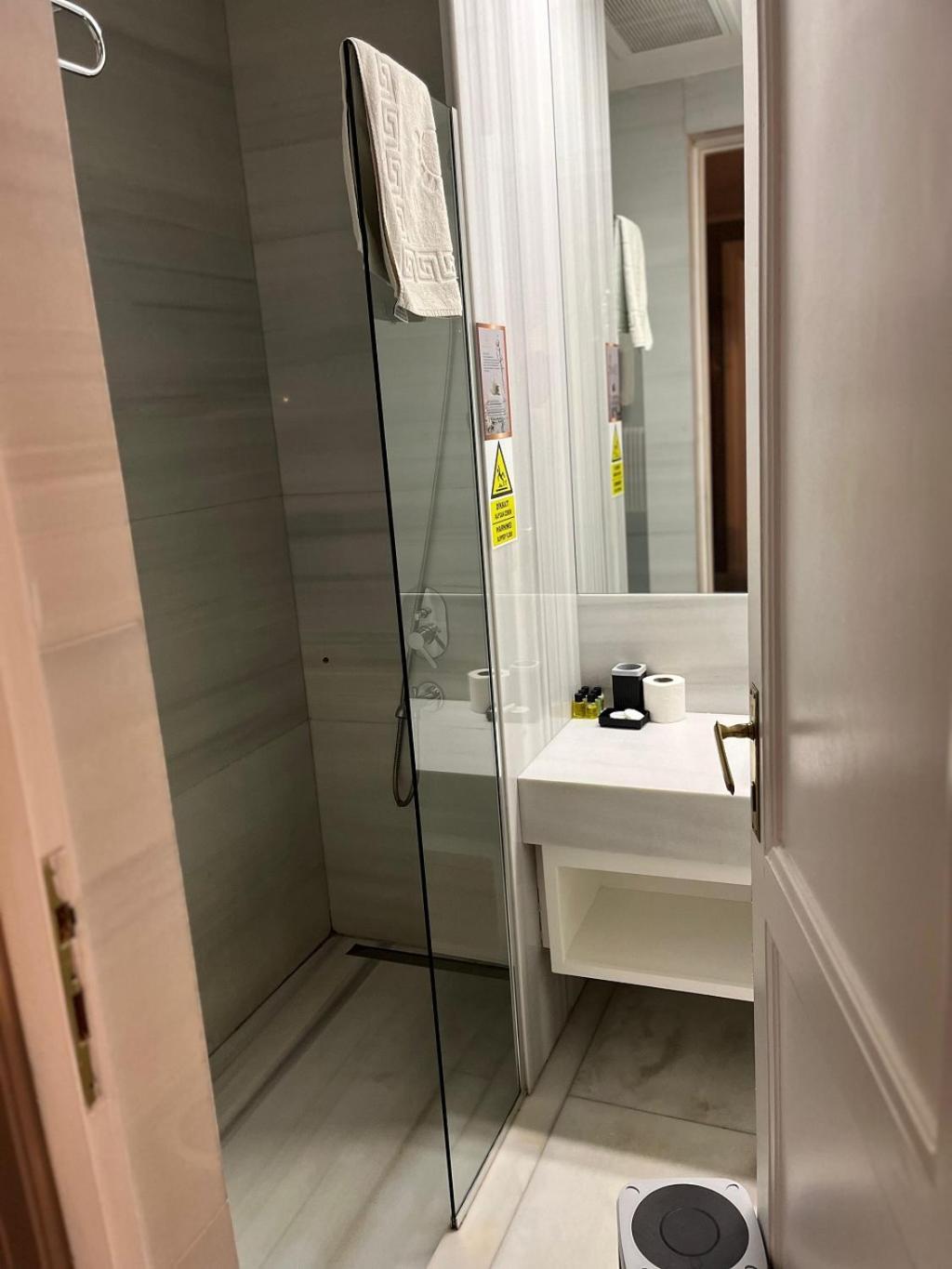 Lina Hotel Taksim Pera Istanbul Exterior photo